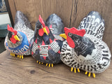 3 poules en papier mâché-Aude Goalec et Nicole Jacobs